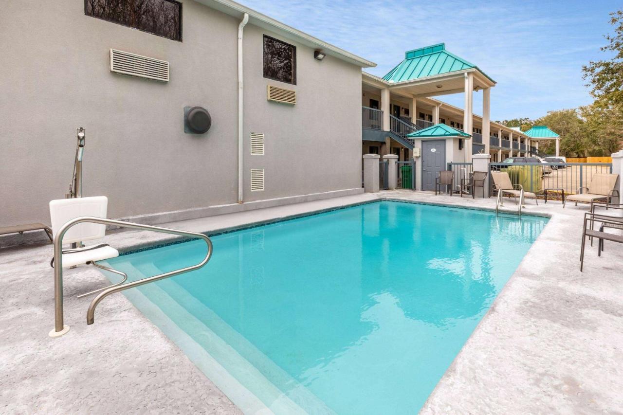 Baymont By Wyndham Biloxi - Ocean Springs Motel Buitenkant foto